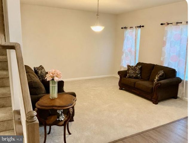 73 KINGSBERRY LN, Woodstown, NJ 08098