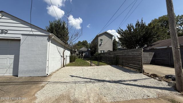 1122 E Burnett Ave, Louisville, KY 40217