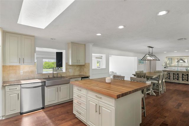 232 QUAY ASSISI, New Smyrna Beach, FL 32169