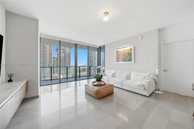 68 SE 6th St 1904, Miami, FL 33131