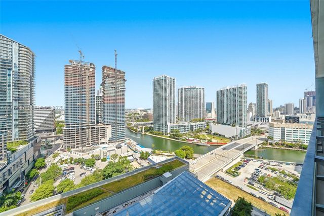 68 SE 6th St 1904, Miami, FL 33131