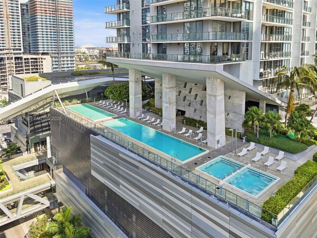 68 SE 6th St 1904, Miami, FL 33131