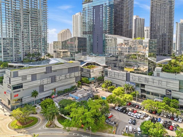 68 SE 6th St 1904, Miami, FL 33131