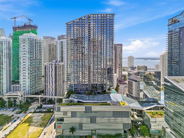 68 SE 6th St 1904, Miami, FL 33131