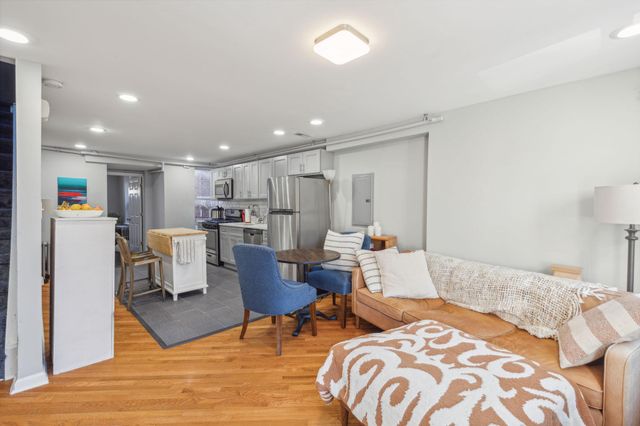 1711 S 6TH ST, Philadelphia, PA 19148