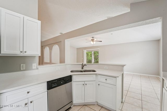 9135 SHINDLER CROSSING Drive, Jacksonville, FL 32222