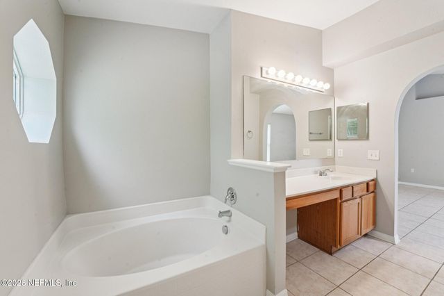 9135 SHINDLER CROSSING Drive, Jacksonville, FL 32222