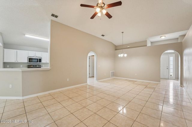 9135 SHINDLER CROSSING Drive, Jacksonville, FL 32222