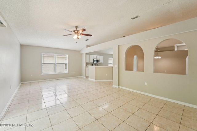 9135 SHINDLER CROSSING Drive, Jacksonville, FL 32222