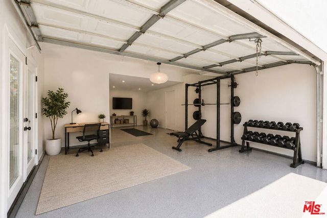 2057 W 28th Street, Los Angeles, CA 90018