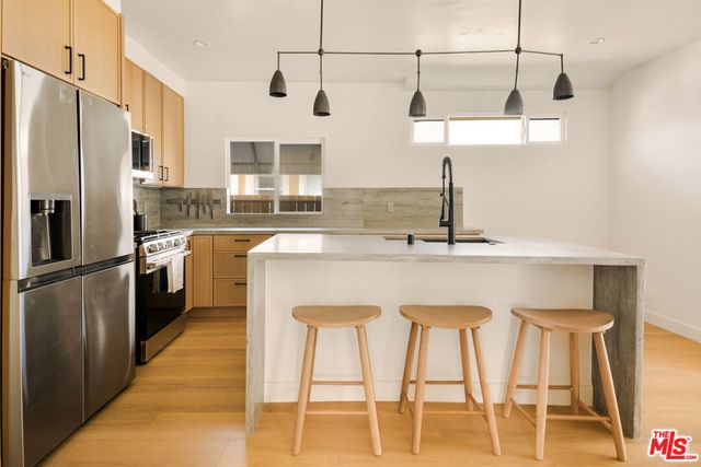2057 W 28th Street, Los Angeles, CA 90018