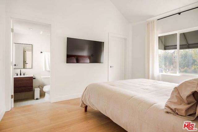 2057 W 28th Street, Los Angeles, CA 90018