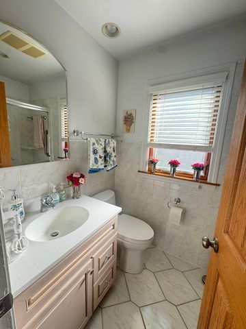 7742 Kolmar Avenue, Skokie, IL 60076