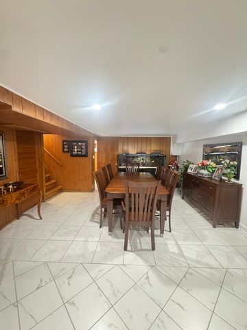 7742 Kolmar Avenue, Skokie, IL 60076