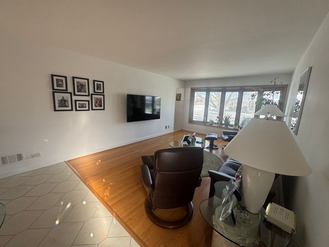 7742 Kolmar Avenue, Skokie, IL 60076