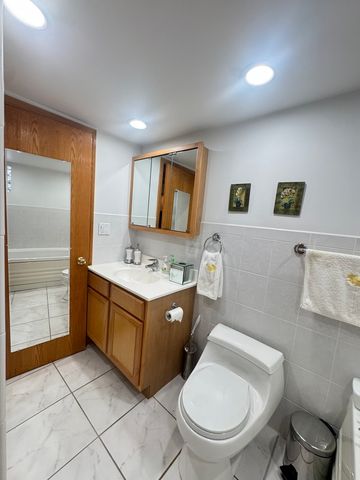 7742 Kolmar Avenue, Skokie, IL 60076