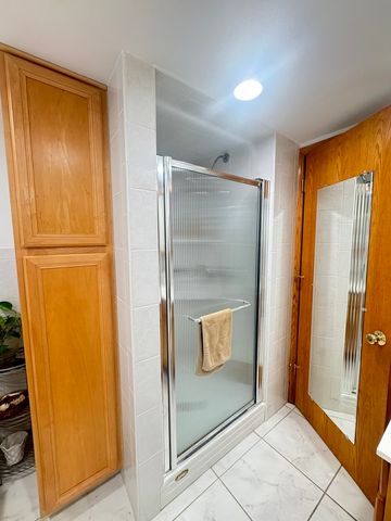 7742 Kolmar Avenue, Skokie, IL 60076