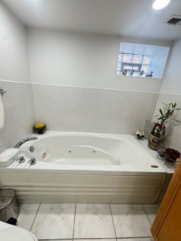 7742 Kolmar Avenue, Skokie, IL 60076