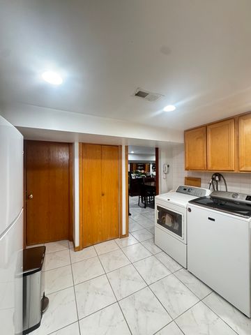 7742 Kolmar Avenue, Skokie, IL 60076