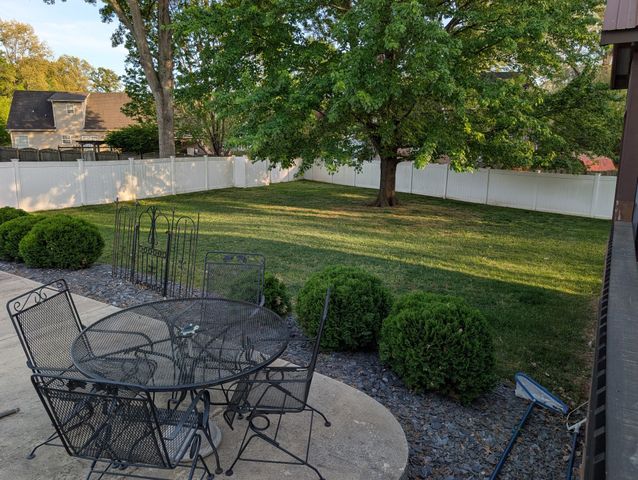 107 Berkley Ct, Tullahoma, TN 37388