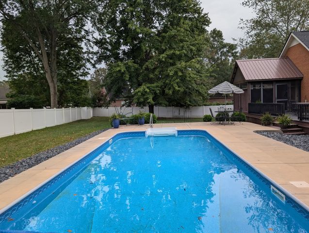 107 Berkley Ct, Tullahoma, TN 37388