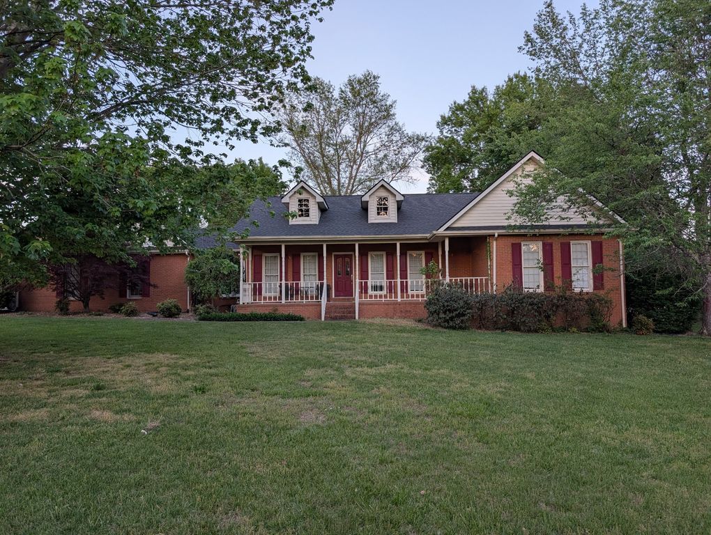 107 Berkley Ct, Tullahoma, TN 37388