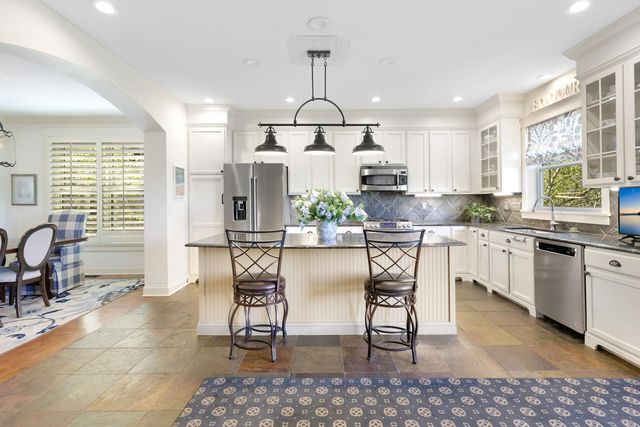 8128 Savanna Valley Way, Victoria, MN 55386