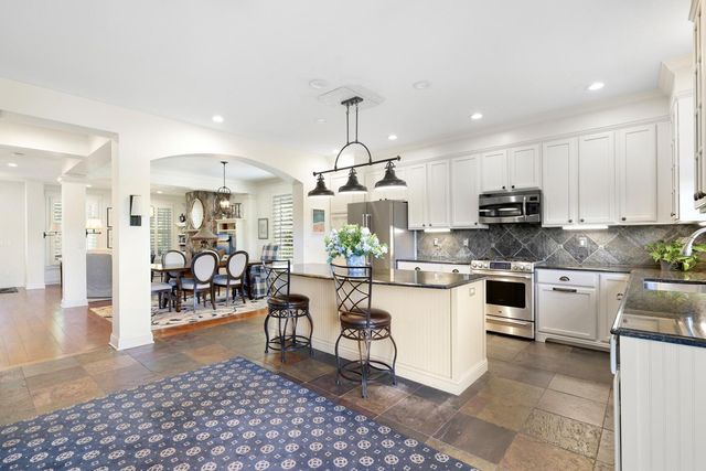 8128 Savanna Valley Way, Victoria, MN 55386