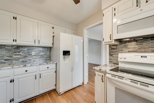 4902 Thorncliffe Drive, Arlington, TX 76016