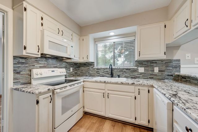 4902 Thorncliffe Drive, Arlington, TX 76016