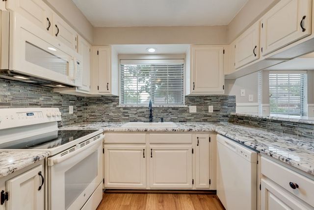 4902 Thorncliffe Drive, Arlington, TX 76016