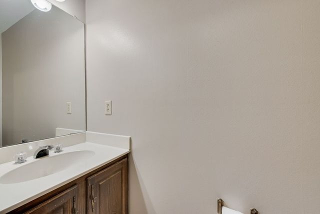 4902 Thorncliffe Drive, Arlington, TX 76016