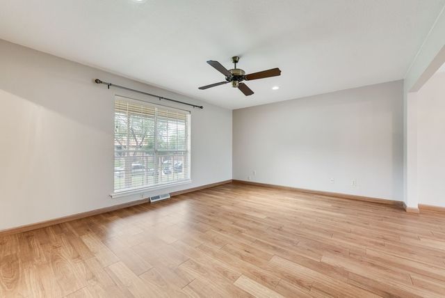 4902 Thorncliffe Drive, Arlington, TX 76016