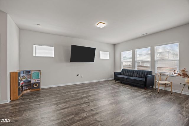 105 Wilbur Lake Drive, Fuquay Varina, NC 27526