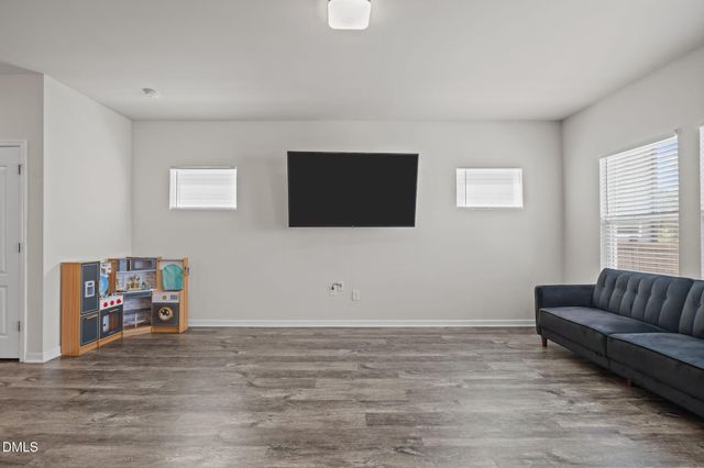 105 Wilbur Lake Drive, Fuquay Varina, NC 27526