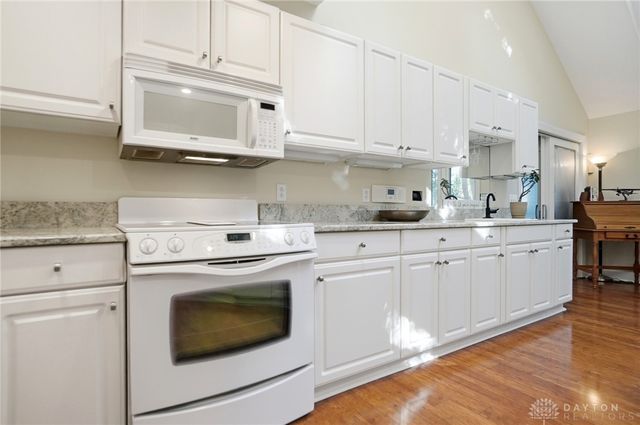 7395 Cades Cove, Centerville, OH 45459