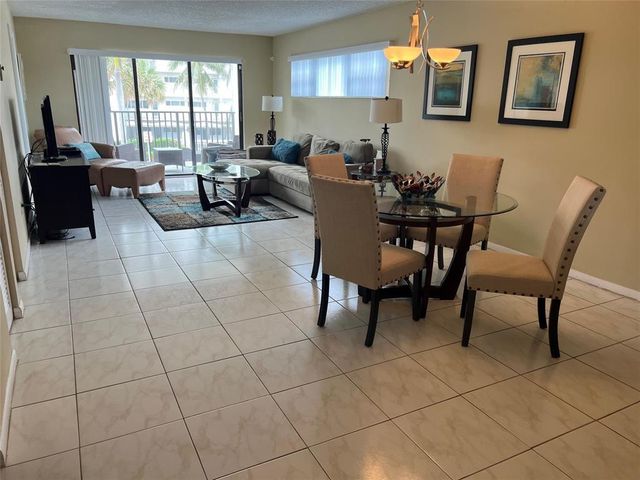 445 SE 21st Avenue 201, Deerfield Beach, FL 33441