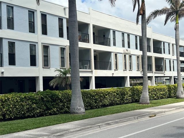 445 SE 21st Avenue 201, Deerfield Beach, FL 33441