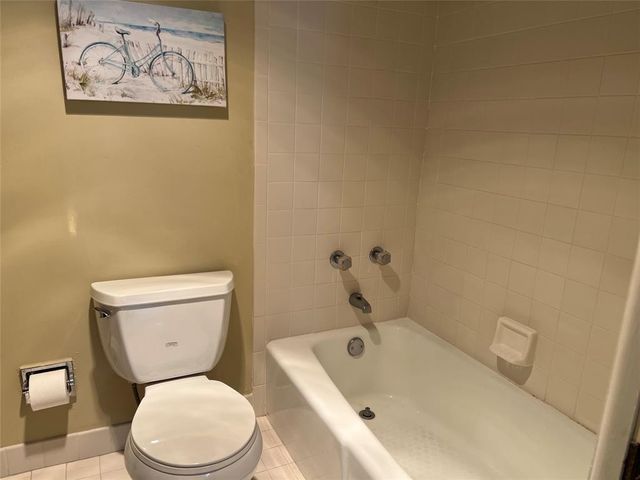 445 SE 21st Avenue 201, Deerfield Beach, FL 33441