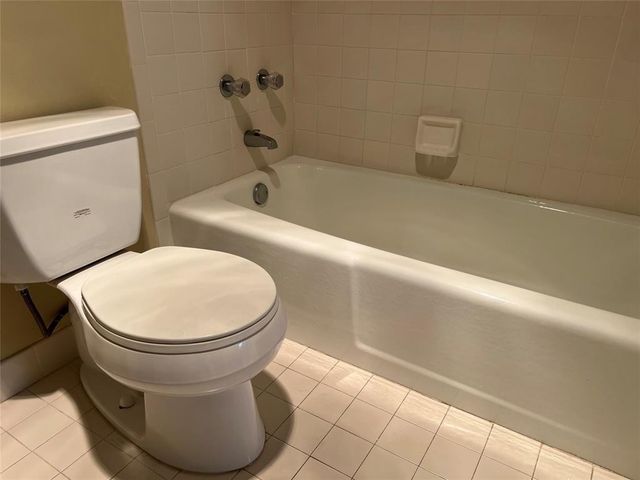 445 SE 21st Avenue 201, Deerfield Beach, FL 33441