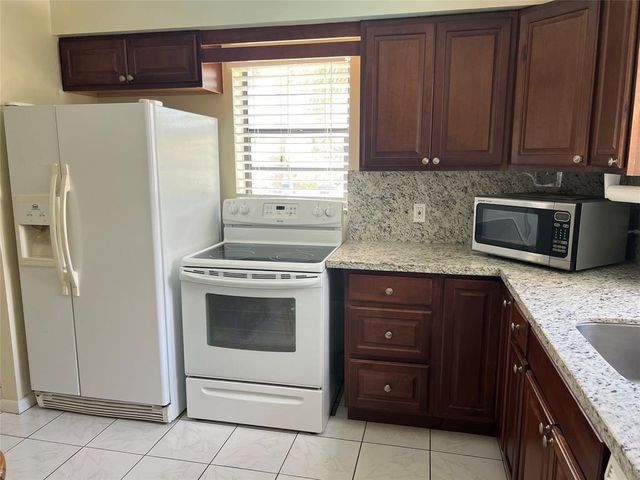 445 SE 21st Avenue 201, Deerfield Beach, FL 33441