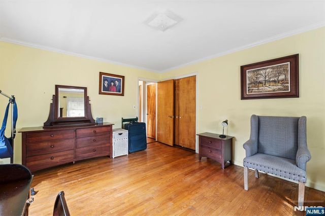 160 Spring Valley Road, Park Ridge, NJ 07656