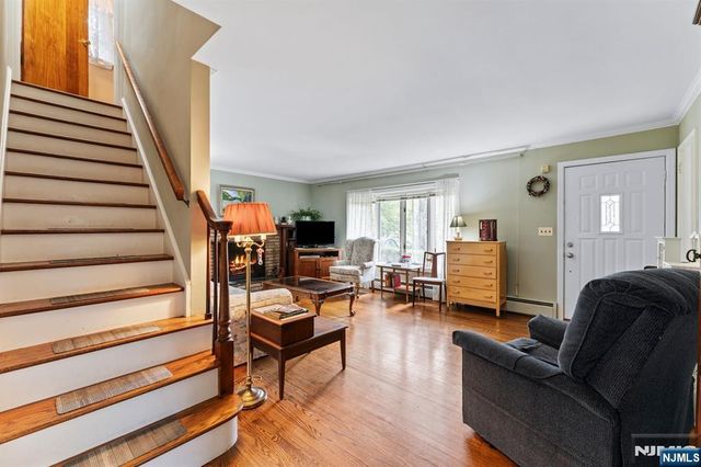 160 Spring Valley Road, Park Ridge, NJ 07656