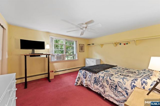 160 Spring Valley Road, Park Ridge, NJ 07656