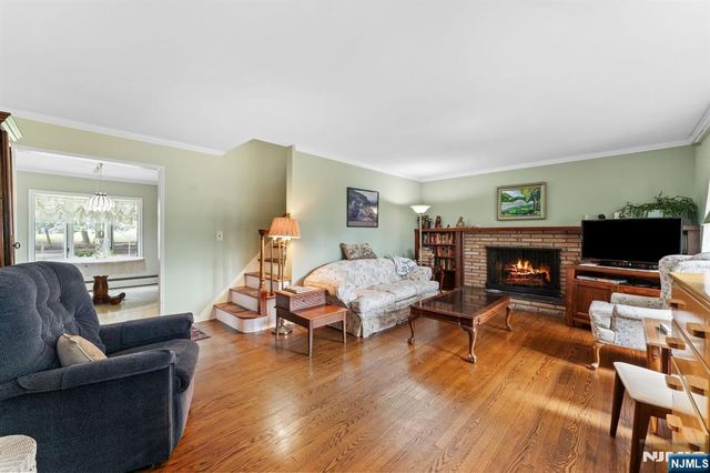 160 Spring Valley Road, Park Ridge, NJ 07656