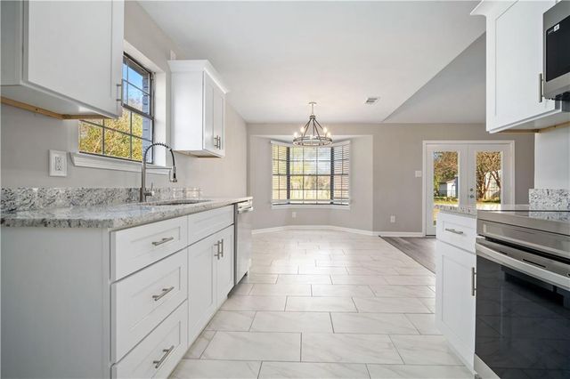 9040 Valley View Drive, Mobile, AL 36695