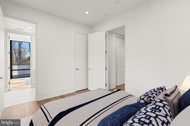 2717 TENNYSON ST NW, Washington, DC 20015