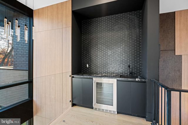 2717 TENNYSON ST NW, Washington, DC 20015