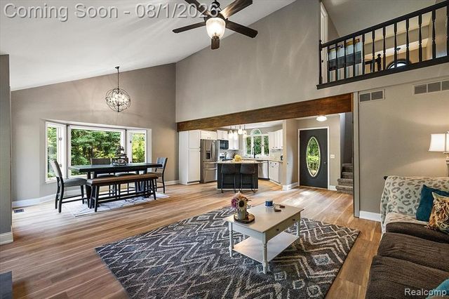 1650 Cobblestone Lane, Oxford, MI 48371
