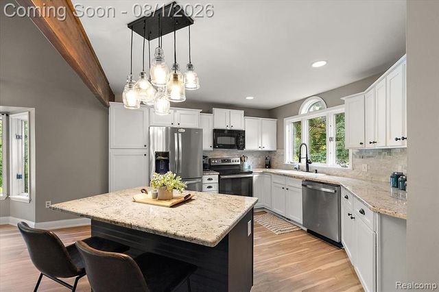 1650 Cobblestone Lane, Oxford, MI 48371